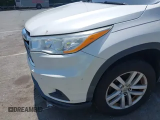 2014 Toyota Highlander LE z VIN 5TDZARFH8ES006333, wystawiony jako IAAI lot #42457836 z przebiegiem 177 747 mil mil oraz . Historia ofert i sprzedaży dostępna na DreamBid. Obrazek 17.