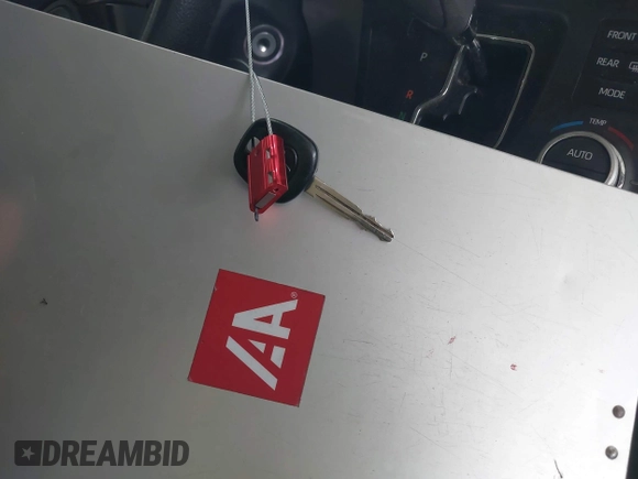 2018 Toyota Sienna LE Auto Access Seat с VIN 5TDKZ3DC4JS942314, выставлен на аукционе IAAI как лот 42230878 с пробегом 245 789 миль миль и . История ставок и продаж доступна на DreamBid. Изображение 11.