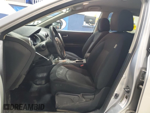 2015 Nissan Rogue S z VIN JN8AS5MV7FW260231, wystawiony jako Copart lot #51012055 z przebiegiem 138 582 mil mil oraz Tytuł czysty. Historia ofert i sprzedaży dostępna na DreamBid. Obrazek 7.