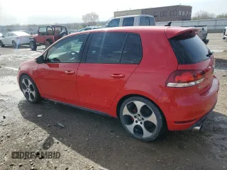 2011 Volkswagen GTI z VIN WVWGV7AJ3BW032490, wystawiony jako Copart lot #50972365 z przebiegiem 123 988 mil mil oraz Szkoda całkowita • Salvage title. Historia ofert i sprzedaży dostępna na DreamBid. Obrazek 2.