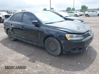 2013 Volkswagen Jetta S с VIN 3VW2K7AJ3DM287093, выставлен на аукционе IAAI как лот 42462370 с пробегом 234 157 миль миль и . История ставок и продаж доступна на DreamBid. Изображение 1.