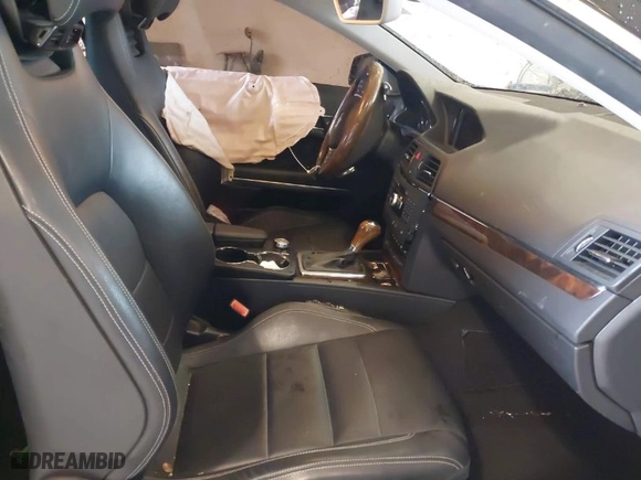 2013 Mercedes-Benz E-Class E 350 with VIN WDDKK5KF4DF194221, listed as a IAAI auction lot 41728305 with 108,060 mi miles. Bid and sale history available at carsss.com. Image 5.