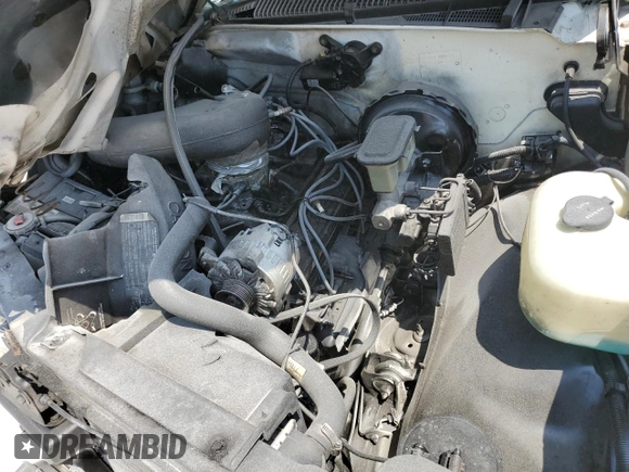 1988 Chevrolet Silverado 3500 z VIN 1GCGC34K3JE141720, wystawiony jako Copart lot #53824654 z przebiegiem 194 390 mil mil oraz Nie do naprawy. Historia ofert i sprzedaży dostępna na DreamBid. Obrazek 11.