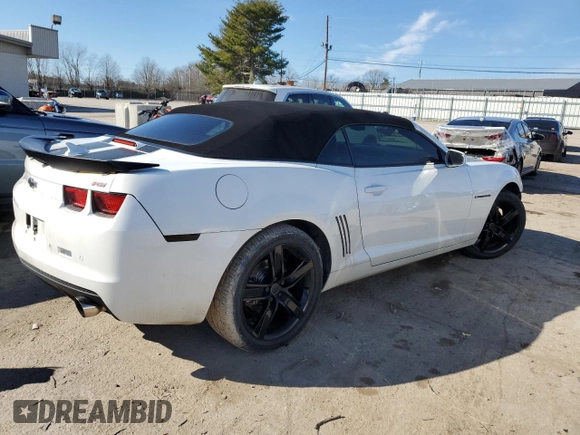 2013 Chevrolet Camaro LT z VIN 2G1FC3D30D9217897, wystawiony jako Copart lot #42090665 z przebiegiem 132 813 mil mil oraz Szkoda całkowita • Salvage title. Historia ofert i sprzedaży dostępna na DreamBid. Obrazek 3.