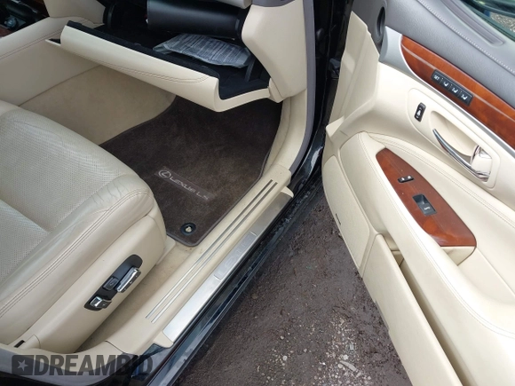 2014 Lexus LS 460 с VIN JTHCL5EF1E5022676, выставлен на аукционе IAAI как лот 41914005 с пробегом 111 108 миль миль и . История ставок и продаж доступна на DreamBid. Изображение 5.