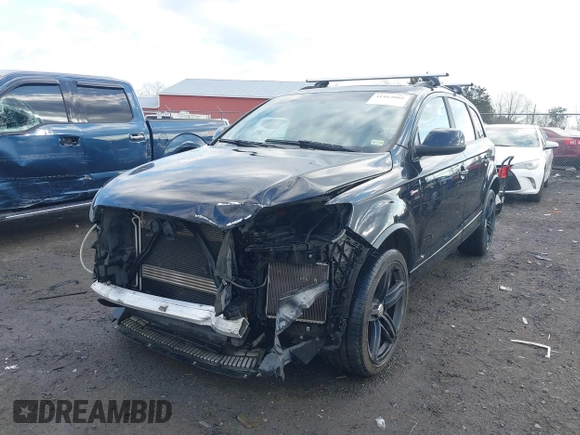 2015 Audi Q7 3.0T S line Prestige with VIN WA1DGAFE7FD006783, listed as a IAAI auction lot 41464002 with 96,845 mi miles. Bid and sale history available at carsss.com. Image 6.