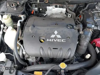2008 Mitsubishi Lancer DE z VIN JA3AU26U58U004840, wystawiony jako IAAI lot #41515756 z przebiegiem 117 996 mil mil oraz . Historia ofert i sprzedaży dostępna na DreamBid. Obrazek 10.