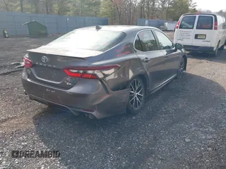 2022 Toyota Camry SE with VIN 4T1G11AK1NU643969, listed as a IAAI auction lot 41493752 with 83,451 mi miles and . Bid and sale history available at carsss.com. Image 4.