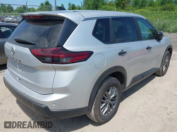 2024 Nissan Rogue S with VIN 5N1BT3AA8RC711137, listed as a IAAI auction lot 42592925 with 32,641 mi miles and . Bid and sale history available at DreamBid. Image 4.
