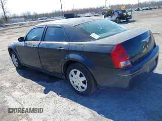 2005 Chrysler 300 with VIN 2C3JA43R25H600920, listed as a IAAI auction lot 41863216 with 1 mi miles. Bid and sale history available at carsss.com. Image 3.