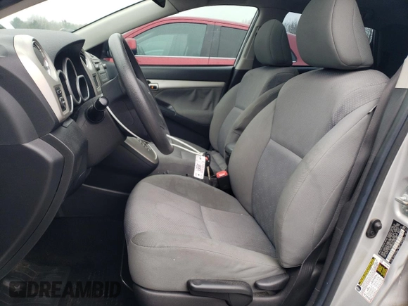 2010 Toyota Matrix S z VIN 2T1LE4EE9AC017087, wystawiony jako Copart lot #53549035 z przebiegiem 127 598 mil mil oraz Nie do naprawy • Non repairable. Historia ofert i sprzedaży dostępna na DreamBid. Obrazek 7.