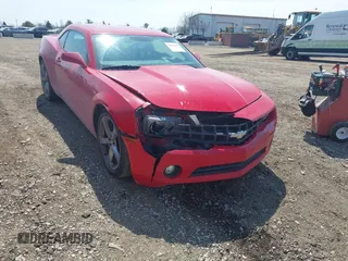 2013 Chevrolet Camaro LT z VIN 2G1FB1E36D9113243, wystawiony jako IAAI lot #42065515 z przebiegiem 107 397 mil mil oraz . Historia ofert i sprzedaży dostępna na DreamBid. Obrazek 1.