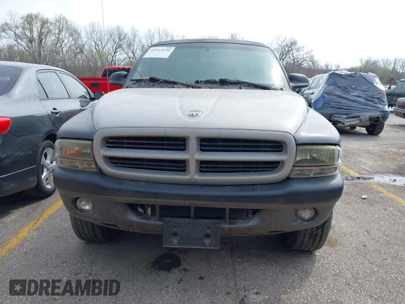 2002 Dodge Dakota Sport with VIN 1B7HG38N92S663249, listed as a IAAI auction lot 41912626 with 240,019 mi miles. Bid and sale history available at carsss.com. Image 6.