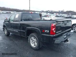 2006 Chevrolet Silverado 1500 LT1 with VIN 1GCEK19B96E136150, listed as a IAAI auction lot 41813575 with 155,860 mi miles. Bid and sale history available at carsss.com. Image 3.