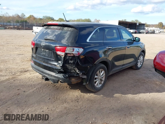 2018 Kia Sorento LX with VIN 5XYPG4A32JG350672, listed as a IAAI auction lot 40830917 with 82,437 mi miles. Bid and sale history available at carsss.com. Image 4.