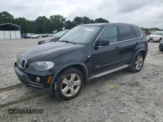 2010 BMW X5 z VIN 5UXFE8C51AL310688, wystawiony jako Copart lot #56151435 z przebiegiem 136 851 mil mil oraz Tytuł czysty. Historia ofert i sprzedaży dostępna na DreamBid. Obrazek 1.