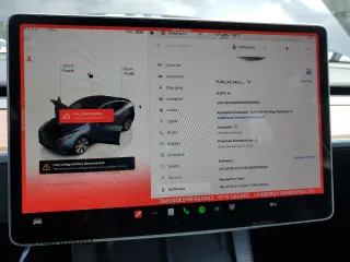 2024 Tesla Model Y с VIN 7SAYGDED1RF053003, выставлен на аукционе Copart как лот 63120195 с пробегом 8 679 миль миль и Списание • Salvage title. История ставок и продаж доступна на DreamBid. Изображение 9.