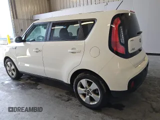 2019 Kia Soul z VIN KNDJN2A26K7677002, wystawiony jako Copart lot #83741784 z przebiegiem 134 662 mil mil oraz Czysty tytuł • Clean title. Historia ofert i sprzedaży dostępna na DreamBid. Obrazek 2.