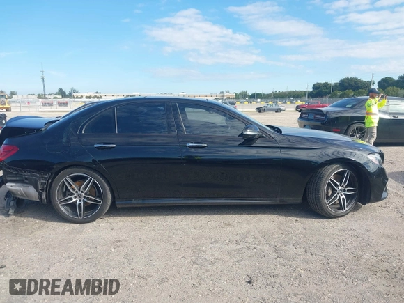 2019 Mercedes-Benz E-Class E 300 with VIN WDDZF4JB9KA586634, listed as a IAAI auction lot 41685266 with 97,296 mi miles. Bid and sale history available at carsss.com. Image 14.