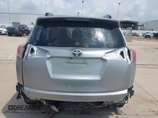 2018 Toyota RAV4 XLE z VIN JTMWFREV5JJ202927, wystawiony jako IAAI lot #42111306 z przebiegiem 118 385 mil mil oraz . Historia ofert i sprzedaży dostępna na DreamBid. Obrazek 17.