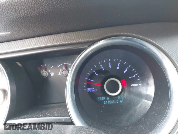 2014 Ford Mustang V6 with VIN 1ZVBP8AM1E5231243, listed as a IAAI auction lot 41730357 with 211,508 mi miles. Bid and sale history available at carsss.com. Image 7.