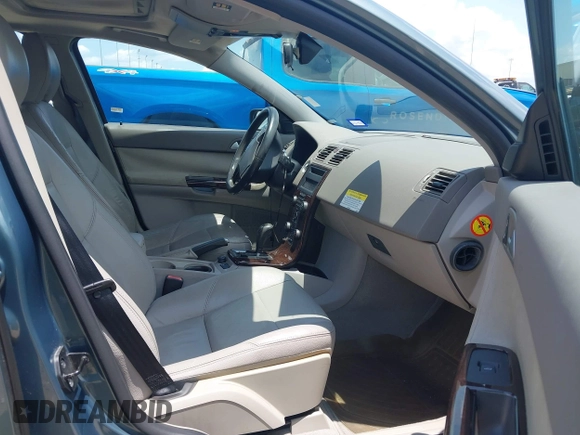 2004 Volvo S40 z VIN YV1MS382342027300, wystawiony jako IAAI lot #42359284 z przebiegiem 182 297 mil mil oraz . Historia ofert i sprzedaży dostępna na DreamBid. Obrazek 5.