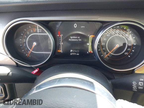 2018 Jeep Wrangler Unlimited Sahara z VIN 1C4HJXEG2JW211116, wystawiony jako IAAI lot #42250718 z przebiegiem 67 771 mil mil oraz . Historia ofert i sprzedaży dostępna na DreamBid. Obrazek 7.