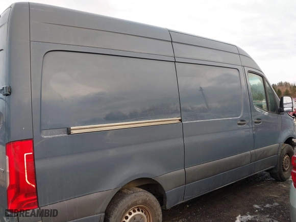 2019 Mercedes-Benz Sprinter Cargo Van with VIN WD4PF0CD9KP065019, listed as a IAAI auction lot 41070270 with 187,464 mi miles. Bid and sale history available at carsss.com. Image 14.