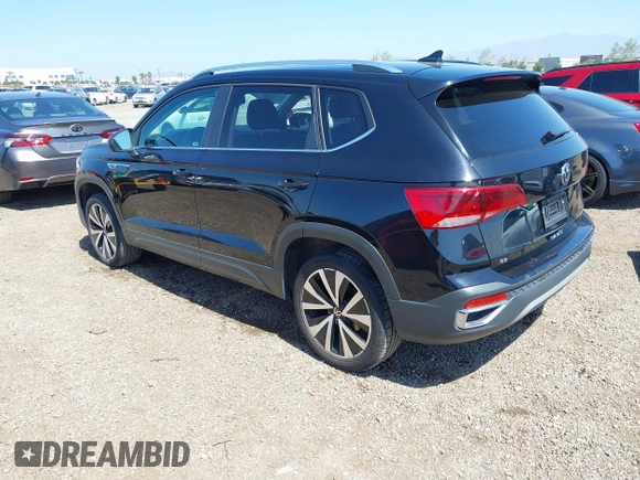 2022 Volkswagen Taos SE z VIN 3VVRX7B2XNM040120, wystawiony jako IAAI lot #41858923 z przebiegiem 35 341 mil mil oraz . Historia ofert i sprzedaży dostępna na DreamBid. Obrazek 3.