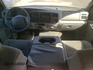 2003 Ford Excursion XLT z VIN 1FMNU41S83EA16158, wystawiony jako Copart lot #73062414 z przebiegiem 353 053 mil mil oraz Czysty tytuł • Clean title. Historia ofert i sprzedaży dostępna na DreamBid. Obrazek 8.