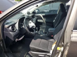 2015 Toyota RAV4 LE z VIN 2T3BFREV6FW300470, wystawiony jako Copart lot #58088395 z przebiegiem Nie podano mil oraz Szkoda całkowita • Salvage title. Historia ofert i sprzedaży dostępna na DreamBid. Obrazek 7.