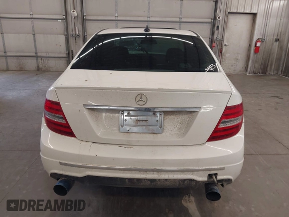 2012 Mercedes-Benz C 300 Sport z VIN WDDGF8BB4CA617822, wystawiony jako IAAI lot #41969593 z przebiegiem 188 670 mil mil oraz . Historia ofert i sprzedaży dostępna na DreamBid. Obrazek 17.