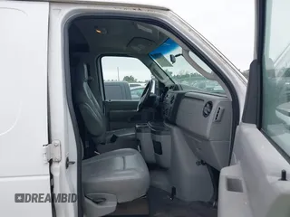 2014 Ford Econoline Cargo Commercial z VIN 1FTNE2EW7EDA00870, wystawiony jako IAAI lot #42384856 z przebiegiem 156 312 mil mil oraz . Historia ofert i sprzedaży dostępna na DreamBid. Obrazek 5.