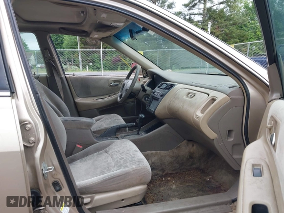 2002 Honda Accord EX z VIN 1HGCG56632A133738, wystawiony jako IAAI lot #42104355 z przebiegiem 236 202 mil mil oraz . Historia ofert i sprzedaży dostępna na DreamBid. Obrazek 5.