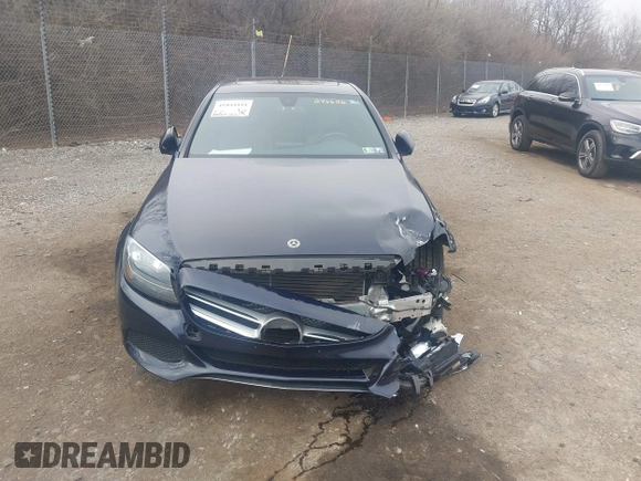 2018 Mercedes-Benz C 300 with VIN 55SWF4KB3JU246606, listed as a IAAI auction lot 41844444 with 39,687 mi miles and . Bid and sale history available at carsss.com. Image 12.