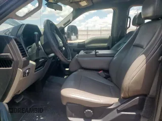 2018 Ford F-350 XL with VIN 1FT8W3BT5JED00101, listed as a Copart auction lot 58048685 with 392,049 mi miles and Clean title. Bid and sale history available at DreamBid. Image 7.