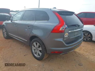 2017 Volvo XC60 Inscription z VIN YV440MDU1H2199868, wystawiony jako IAAI lot #42104412 z przebiegiem 169 841 mil mil oraz . Historia ofert i sprzedaży dostępna na DreamBid. Obrazek 3.