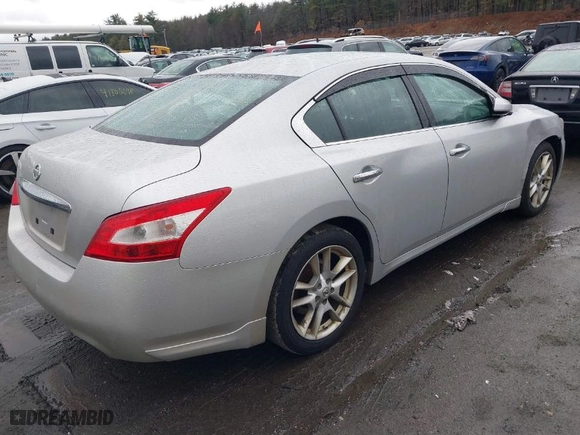 2011 Nissan Maxima 3.5 S with VIN 1N4AA5AP2BC828410, listed as a IAAI auction lot 41808564 with 266,273 mi miles. Bid and sale history available at carsss.com. Image 4.