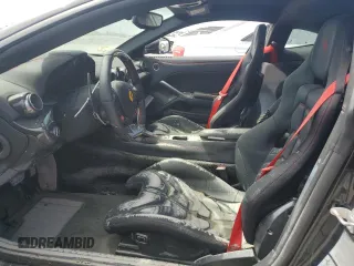 2017 Ferrari F12 z VIN ZFF74UFA8H0220199, wystawiony jako Copart lot #75630184 z przebiegiem Nie podano mil oraz Szkody całkowita. Historia ofert i sprzedaży dostępna na DreamBid. Obrazek 7.