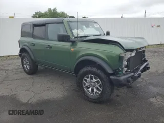 2025 Ford Bronco Badlands z VIN 1FMEE9BP1SLA66088, wystawiony jako Copart lot #60238525 z przebiegiem 1 419 mil mil oraz Czysty tytuł • Clean title. Historia ofert i sprzedaży dostępna na DreamBid. Obrazek 4.