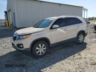 2011 Kia Sorento LX with VIN 5XYKT3A15BG125050, listed as a Copart auction lot 50715195 with 156,970 mi miles and Salvage Title. Bid and sale history available at carsss.com. Image 1.