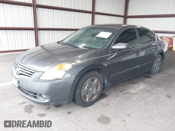 2007 Nissan Altima 2.5 with VIN 1N4AL21E07N433256, listed as a IAAI auction lot 42112617 with 199,109 mi miles. Bid and sale history available at carsss.com. Image 2.