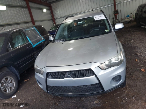 2011 Mitsubishi Outlander ES with VIN JA4AS2AW4BU025549, listed as a IAAI auction lot 41837460 with 98,647 mi miles. Bid and sale history available at carsss.com. Image 12.