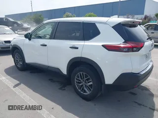 2021 Nissan Rogue S z VIN JN8AT3AA0MW011687, wystawiony jako IAAI lot #42034547 z przebiegiem 50 989 mil mil oraz . Historia ofert i sprzedaży dostępna na DreamBid. Obrazek 3.