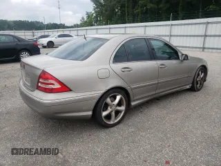 2006 Mercedes-Benz C 230 Sport z VIN WDBRF52H56A885769, wystawiony jako Copart lot #60147295 z przebiegiem 170 685 mil mil oraz Szkoda całkowita • Salvage title. Historia ofert i sprzedaży dostępna na DreamBid. Obrazek 3.