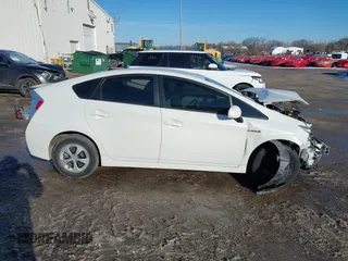 2015 Toyota Prius Four with VIN JTDKN3DU0F1911036, listed as a IAAI auction lot 41366529 with 92,994 mi miles. Bid and sale history available at carsss.com. Image 14.