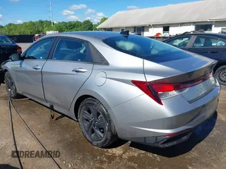 2023 Hyundai Elantra SEL z VIN 5NPLM4AG0PH107972, wystawiony jako IAAI lot #42200000 z przebiegiem 15 060 mil mil oraz . Historia ofert i sprzedaży dostępna na DreamBid. Obrazek 3.