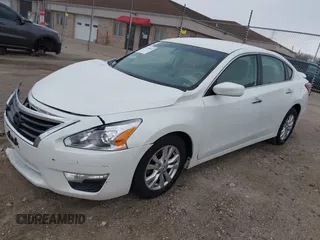 2015 Nissan Altima SV z VIN 1N4AL3AP6FC115367, wystawiony jako IAAI lot #42128044 z przebiegiem 110 383 mil mil oraz . Historia ofert i sprzedaży dostępna na DreamBid. Obrazek 2.