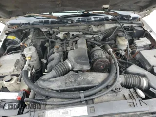 2001 GMC Sonoma SLS 1SF with VIN 1GTCS195018191658, listed as a Copart auction lot 50016855 with 125,995 mi miles and Clean Title. Bid and sale history available at DreamBid. Image 11.