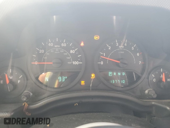 2008 Jeep Wrangler X z VIN 1J4FA24178L619687, wystawiony jako Copart lot #62535985 z przebiegiem 137 710 mil mil oraz Szkoda całkowita • Salvage title. Historia ofert i sprzedaży dostępna na DreamBid. Obrazek 9.